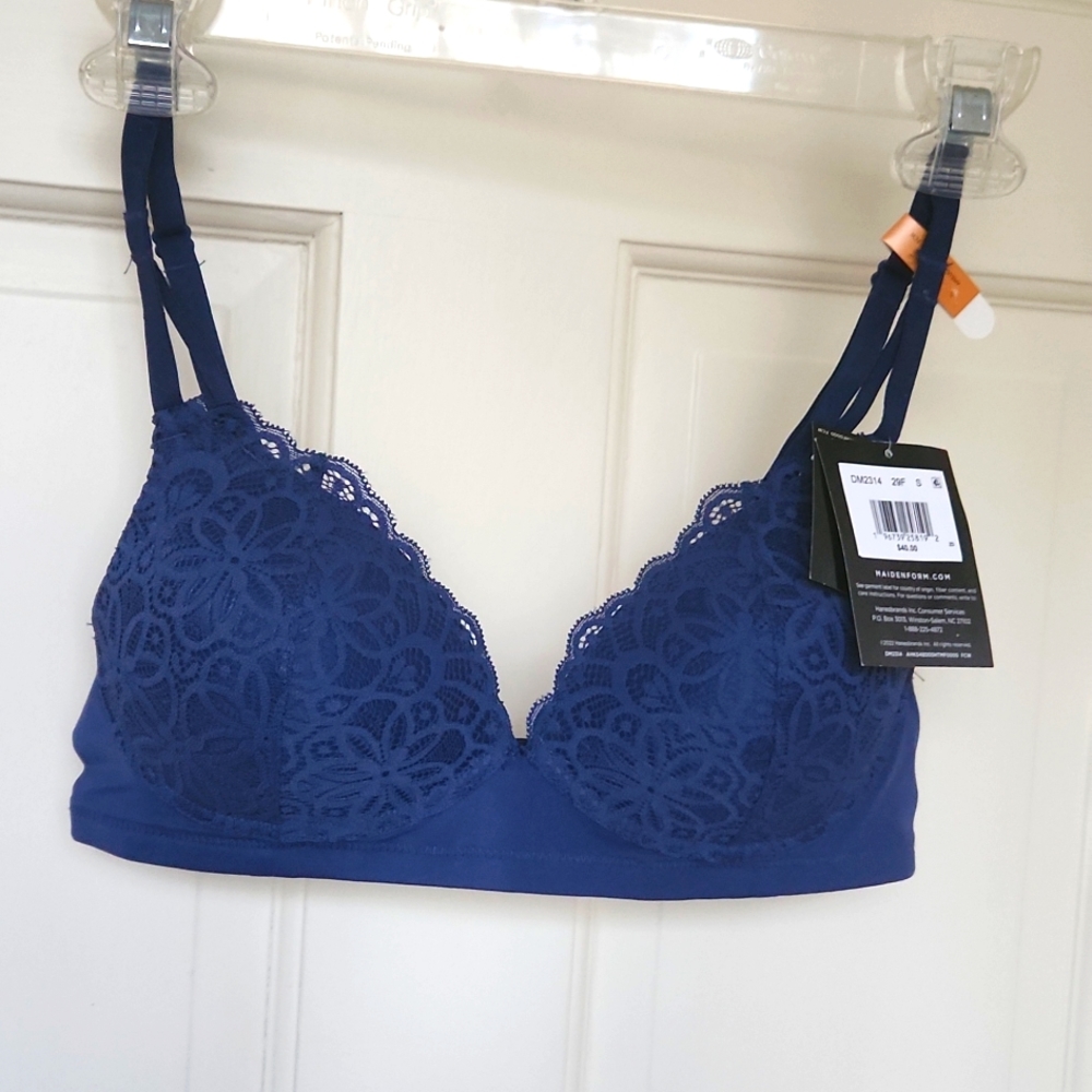 NEW. MAIDENFORM SOFT SUPPORT ROYAL BLUE LACE FRONT WIRELESS BRA.  SIZE SMALL.